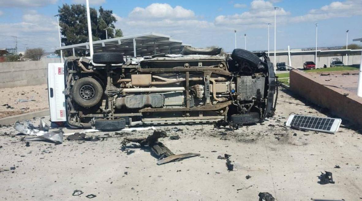 墨西哥毒贩伏击政府军，轻重武装一起开火，现场死伤惨重尸横遍野！2月22