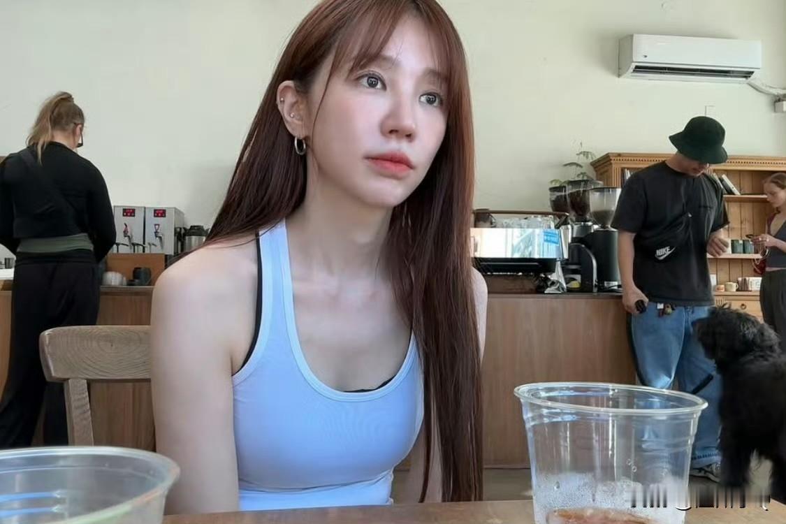 你告诉我这是尹恩惠，怎么和以前长得不一样，不知道的还以为是两个人啊～