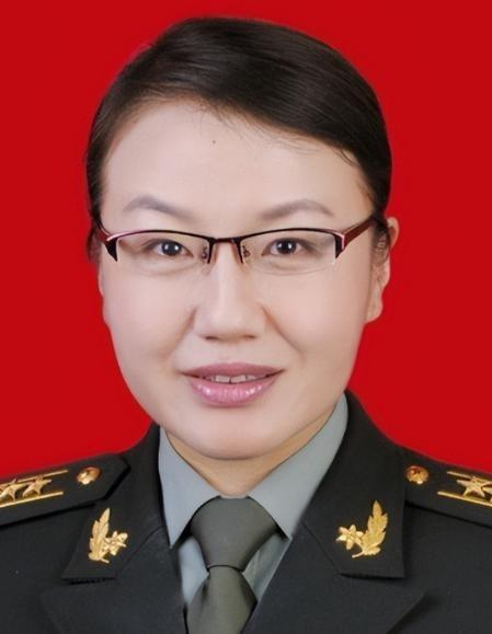 “我们中肯定有内鬼！否则单凭中国女人的头脑，怎么可能精准掌握我们的航线？那个叫李
