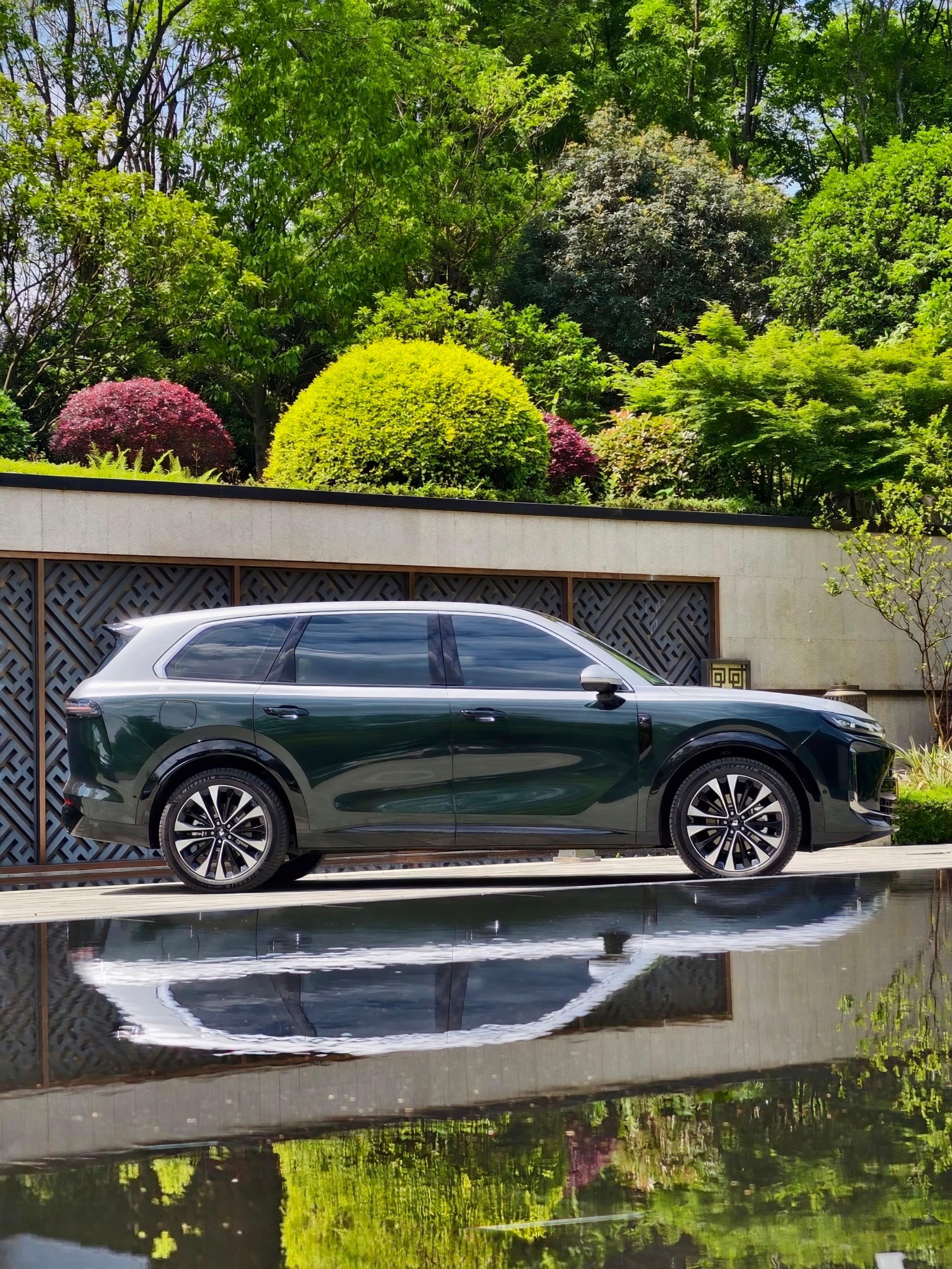 五菱华为乾崑重磅官宣合作进阶北京车展上，上汽通用五菱展台率先释放重磅消息——上汽