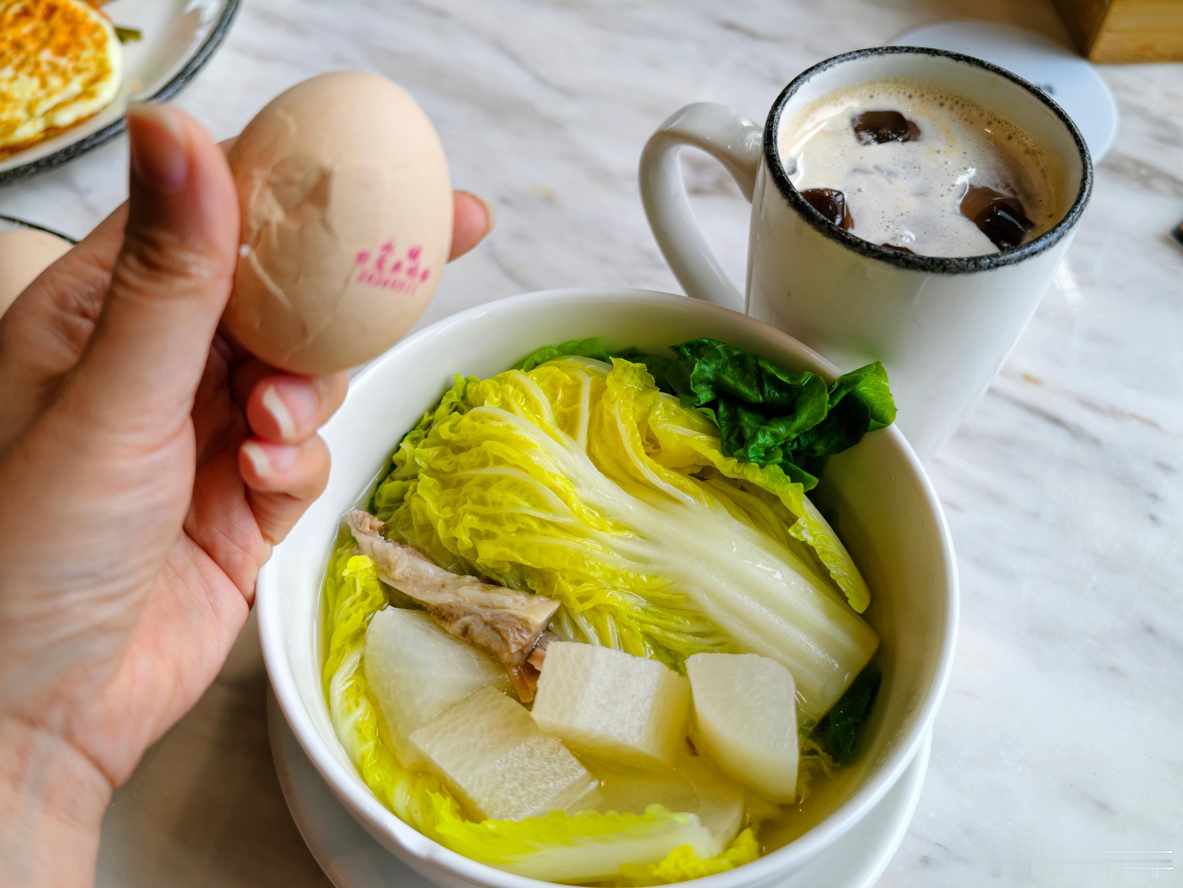 昨天吃了小烧烤今天早餐清淡点冰美式+水煮菜广州·广州南沙金茂万豪酒店