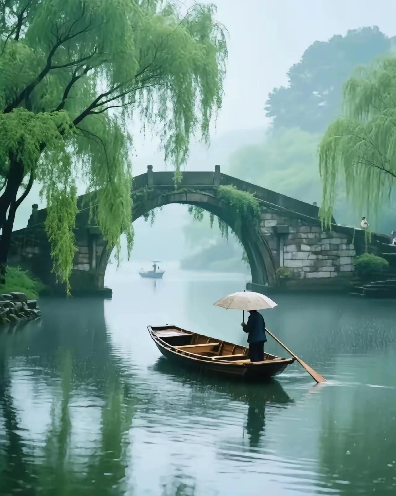 青山藏画意；绿水蕴诗情。