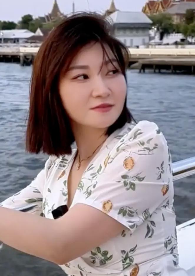 消失的她原型王暖暖，历经6年仍没有逃脱渣男的控制。即便身在狱中，他也可以狮子大开