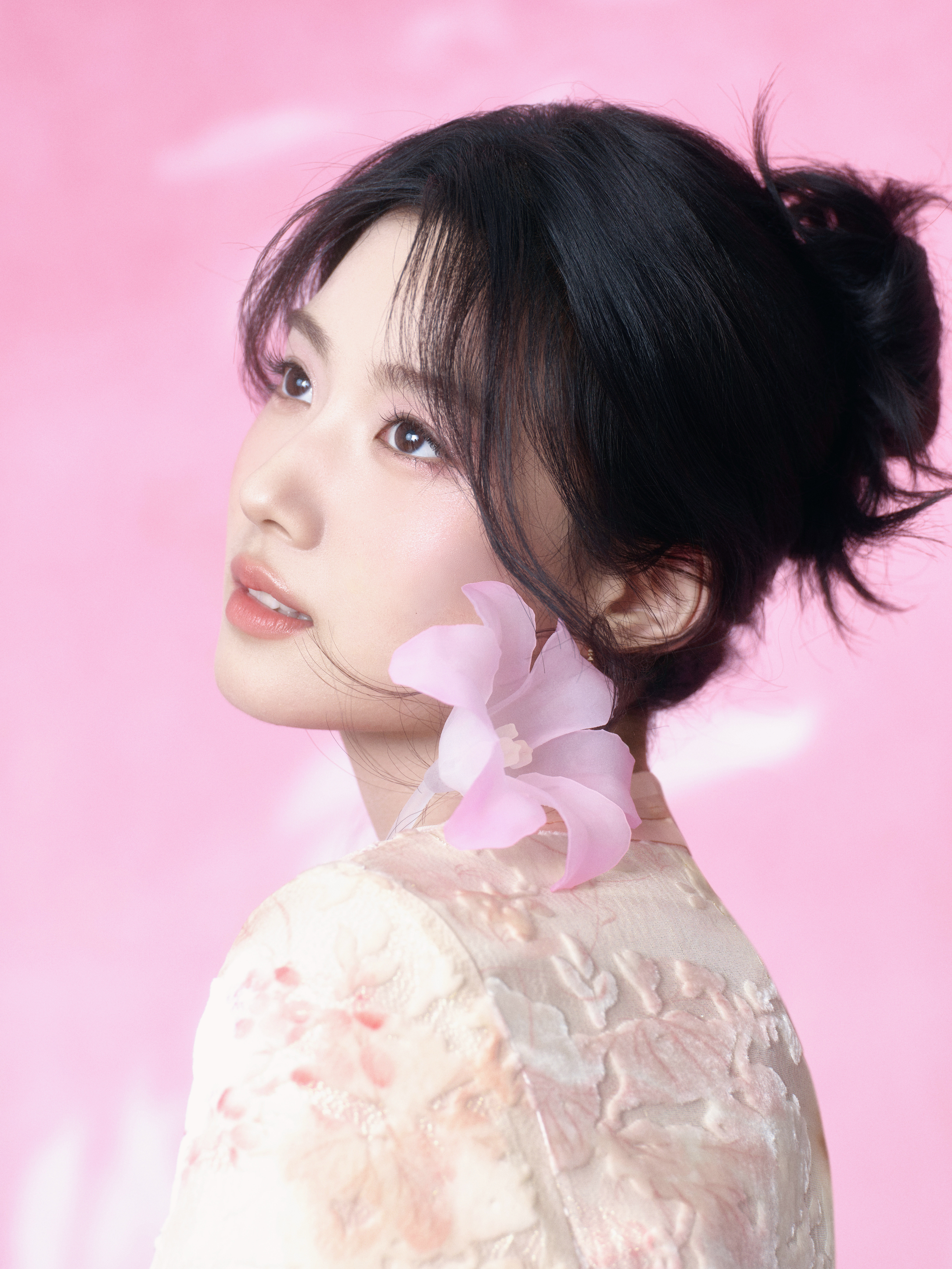 卢昱晓×新春大片🤍噜噜晓身穿MEssential26马年新春系列丝绒