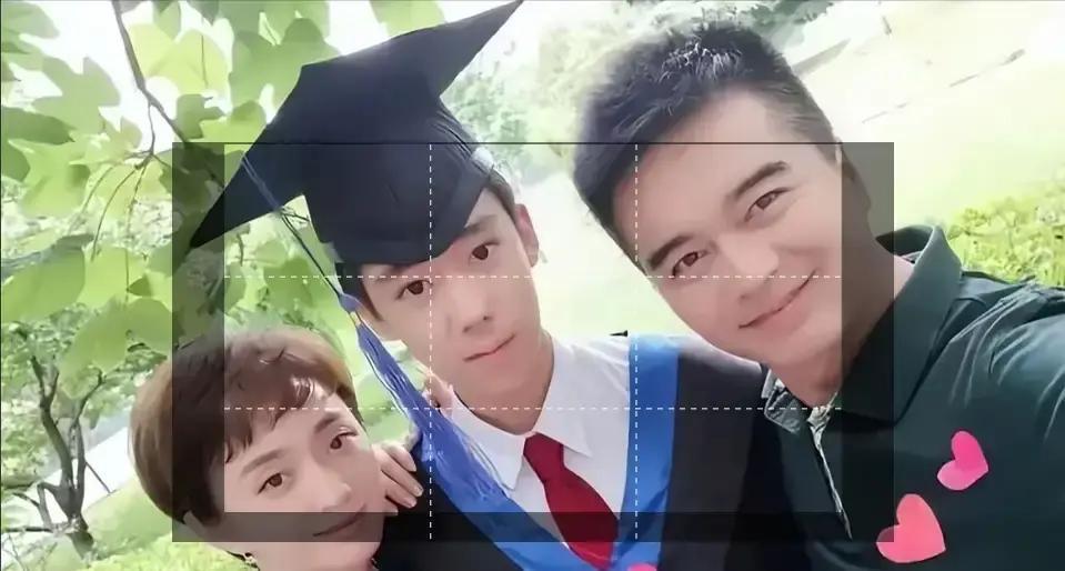 许亚军家没有“继子”，只有两个儿子。大儿子许何从中戏毕业了，在毕业戏《雷雨