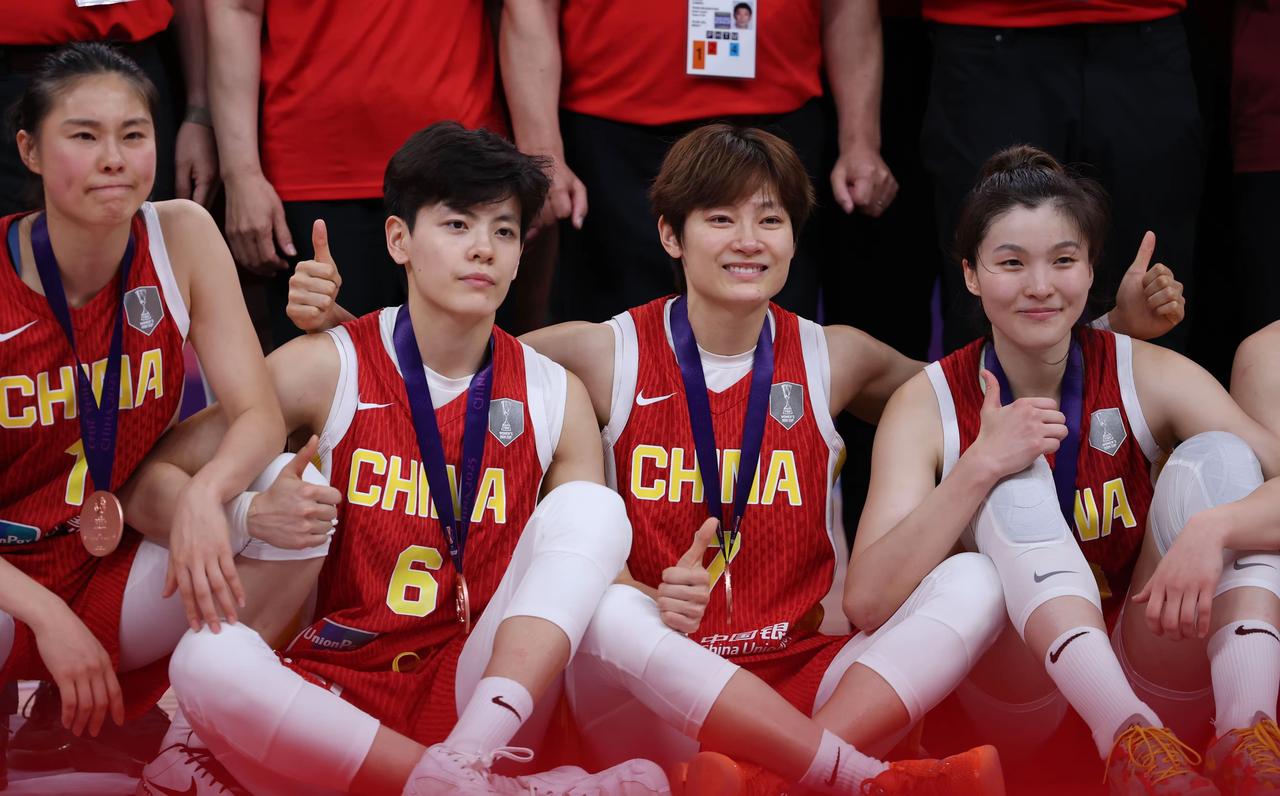 杨力维在女篮亚洲杯上唯一的错！👇即输给日本女篮赛后和亚洲杯结束后的发文，都