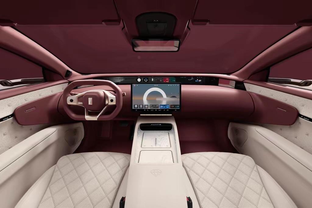 有阿维塔12车主在网上吐槽，说续航700km，充满电，表显只能跑529km。引来