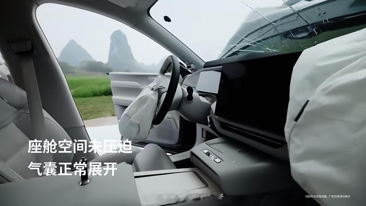 沃尔沃费总裁系列叕上新了这回真把车给“放飞”了！沃尔沃总裁又整狠活了，直接把X