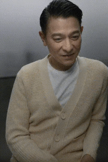 华人娱乐圈真正能做到电影、唱歌、演唱会顶级的只有三个人，分别是刘德华、张国荣、郭