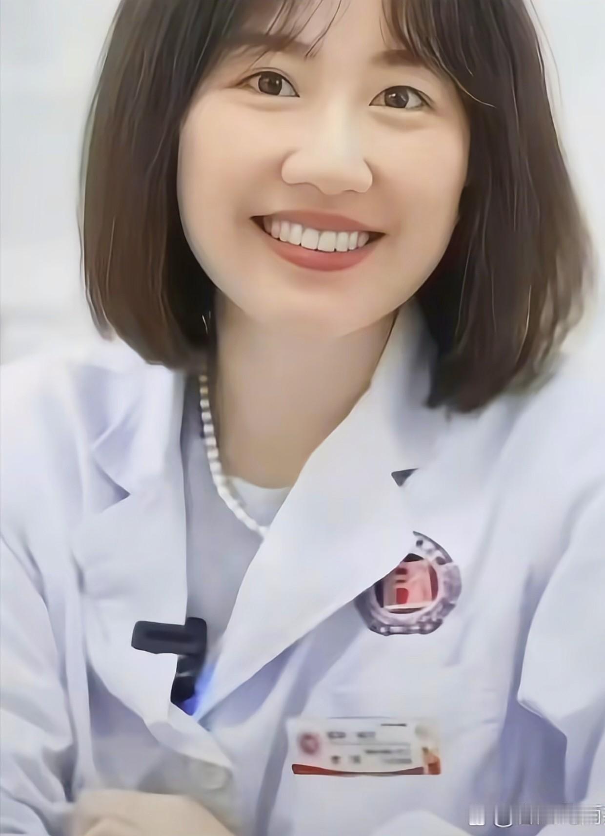 各位好友和爱聊天的朋友，最近一件医院的艳照门，大家都刷到了吧。一位是顶尖医院