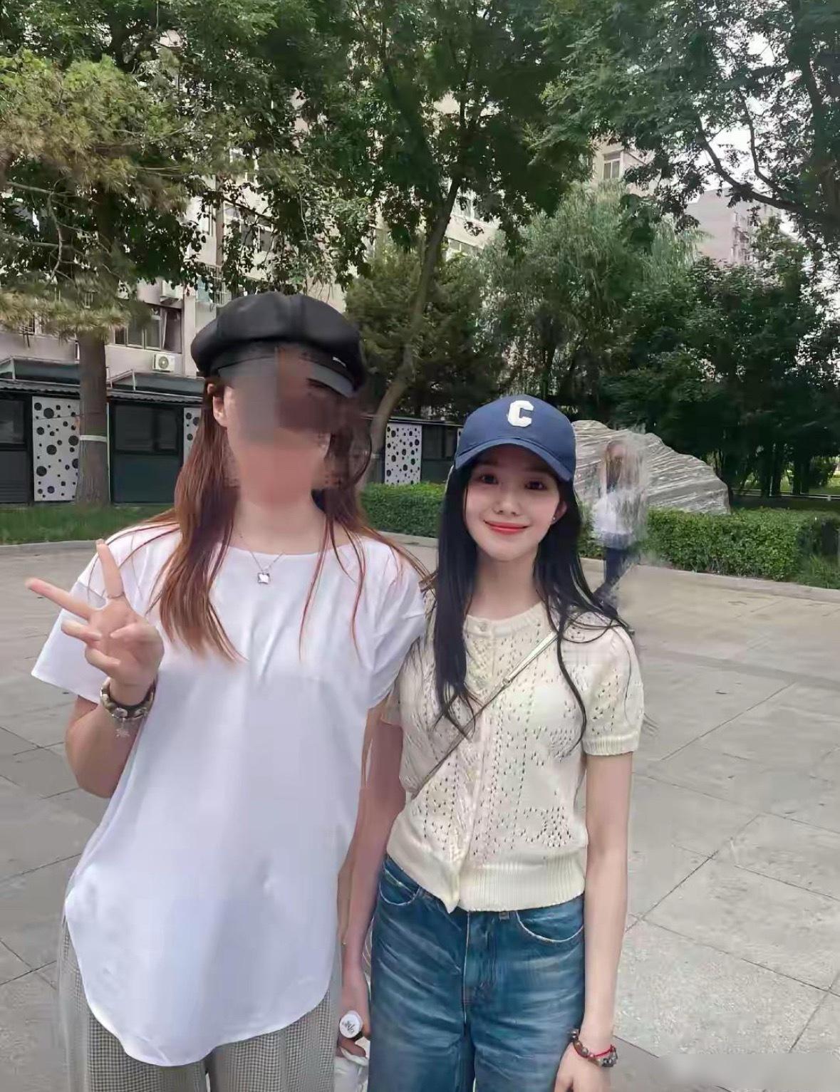 路人的原相机下，她怎么可以美成这样​​​