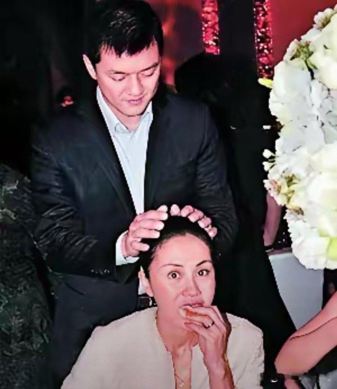 回看当年，李亚鹏对王菲的那份爱意，真的藏都藏不住，满是真心与赤诚