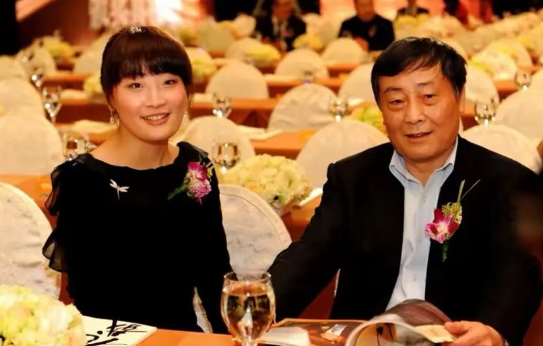 如果我是娃哈哈大小姐，我该怎么办？孙俪罗晋主演的《安家》有答案。宗继昌、宗婕