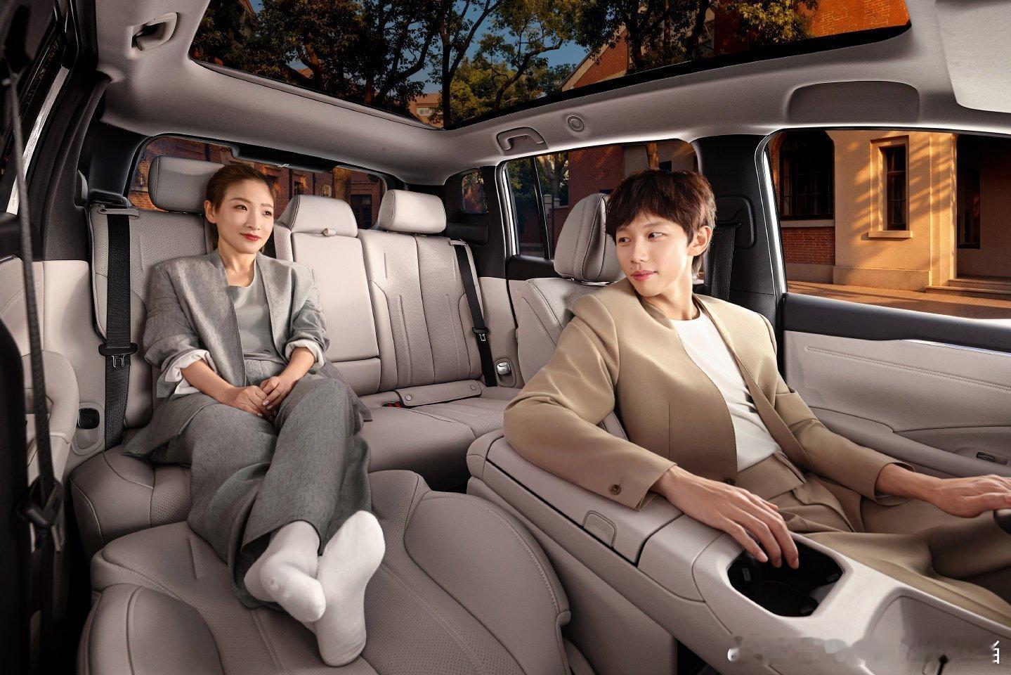 4月16日埃安N60新品时尚大秀埃安N60：茂名山海间的时尚回响广汽埃安N60