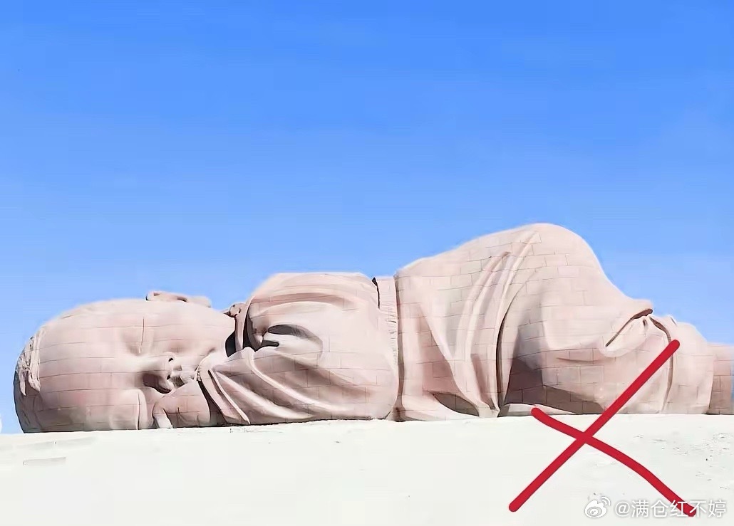 城市雕塑当尊大众审美，“空洞娃娃”移除引热议西安那尊“空洞娃娃”雕塑终被吊车移除