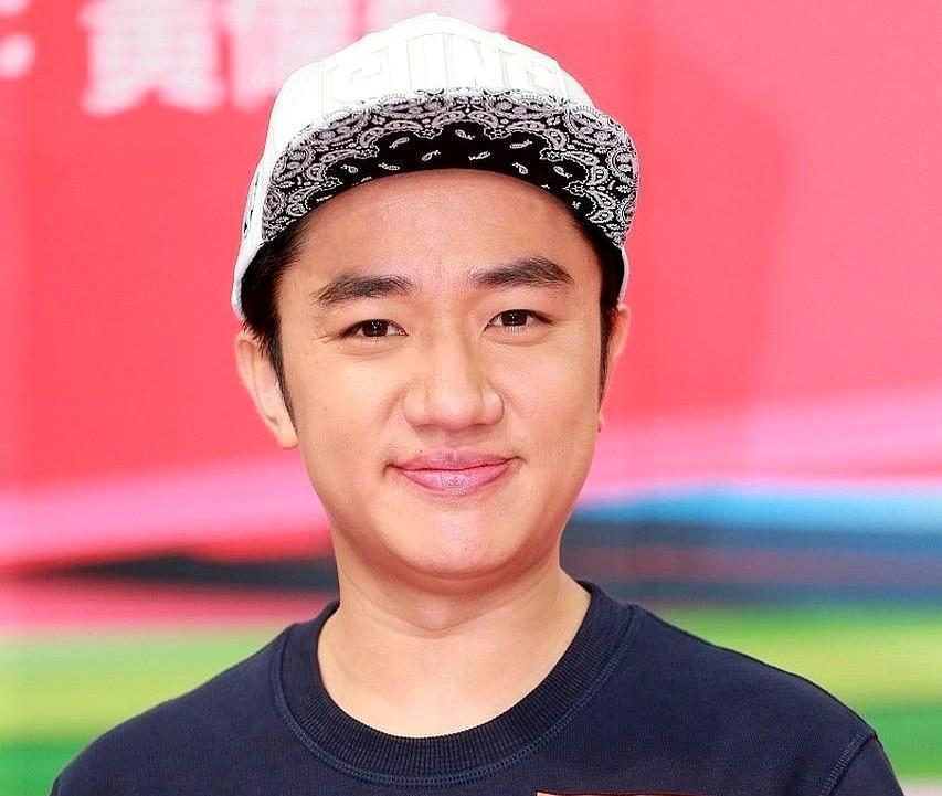 香港娱乐圈正在亲手“活埋”下一个陈奕迅。不是没人。是没命。看看曾比特，看看