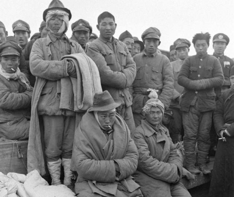 1947年8月，国民党师长李铁民下令将一百多地下党杀害，少将韩君明劝他：“老铁，