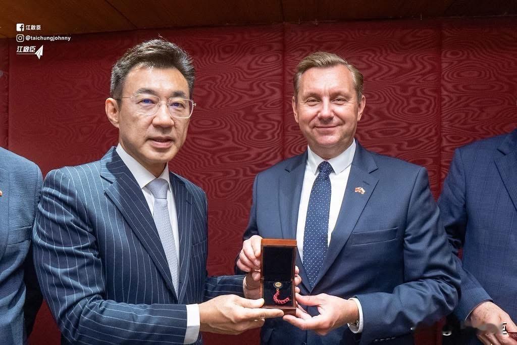 台中市长参选人江启臣今（20日）在脸书发文叫嚣，今天在立院迎接来访的波兰议员访团