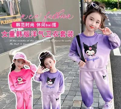 家中一幕意外上演：两岁小萌娃挥动奶瓶，不慎直中爸爸额头，爸爸一声闷哼，仰面倒在了