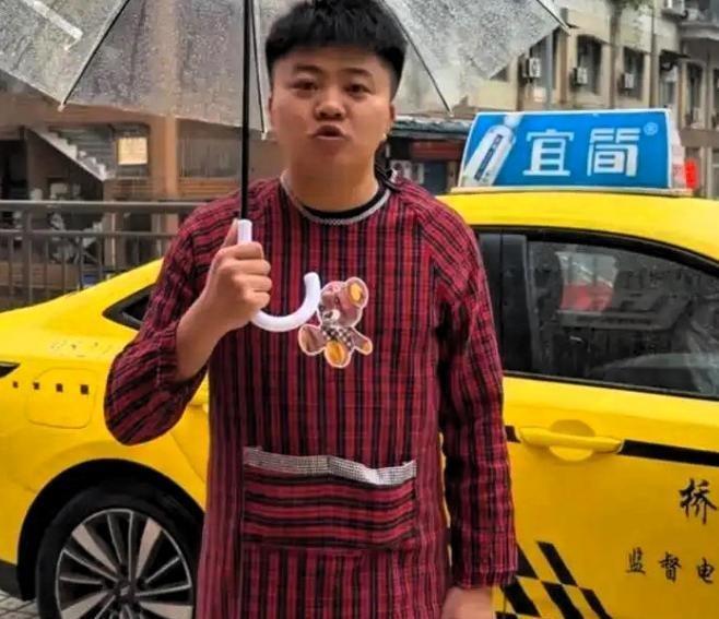 7月5日，五十万奖金到手，重庆博主李要得一句话就在网上炸开了锅：两位司机师傅一人