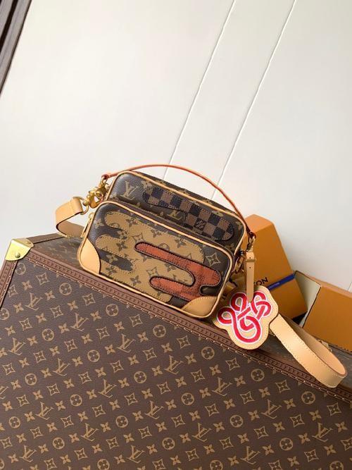 因为LV过度维权，导致在中国区口碑下跌，LVMH集团股价已从年内高点766.