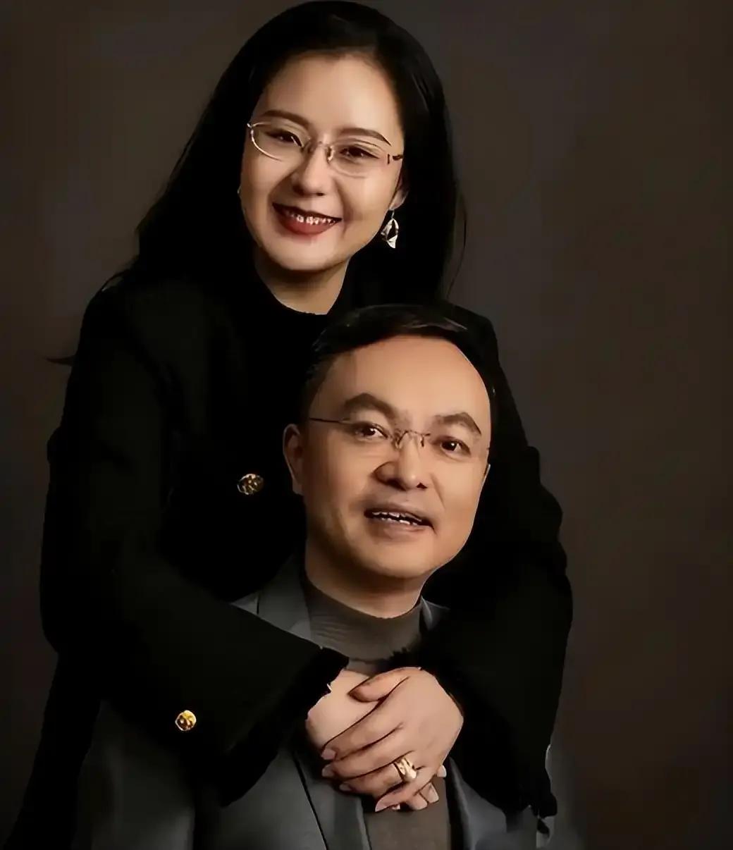 现在估计最开心的就是蔡磊的老婆段睿了！没想到，蔡磊真的成功了！推出的渐冻症药遥遥