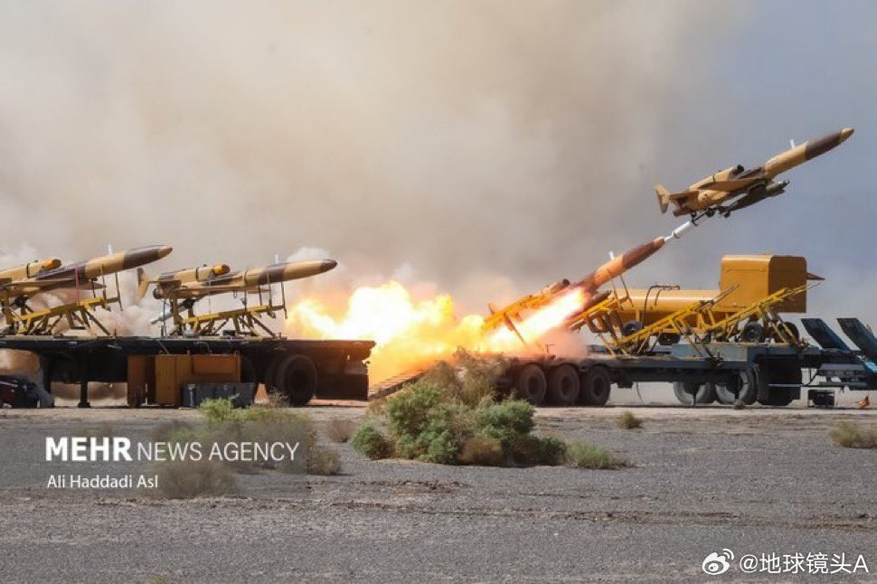 伊朗称击落美军加油机人员全部死亡伊朗对苏丹王子美国空军基地的猛烈袭击仍在继续。