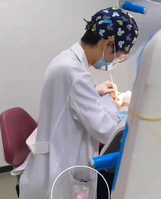患者的命是命！队友的命就不是命了嘛？