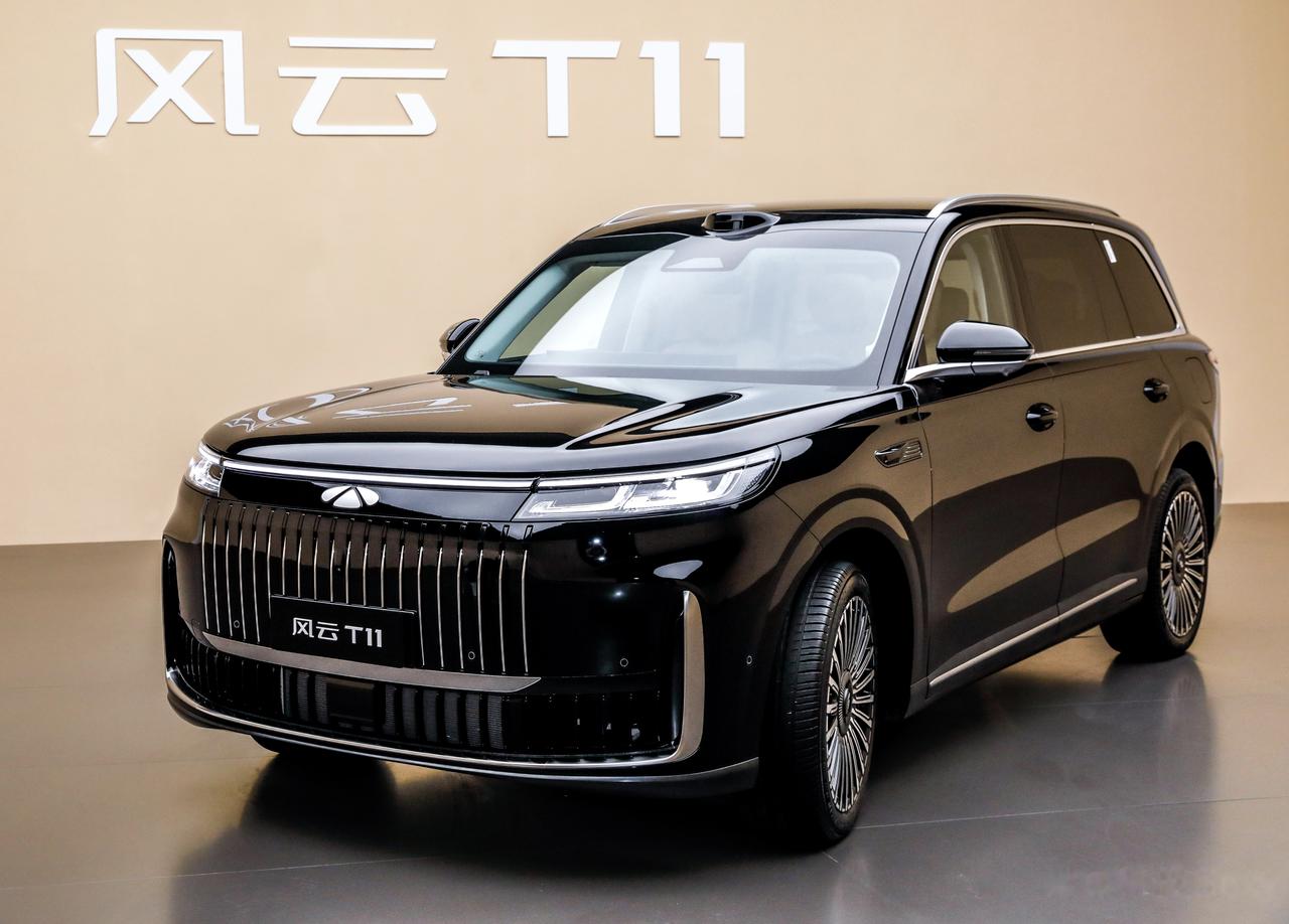 17.99万的风云T11，还是很有杀伤力的。车身尺寸5205x1998x18