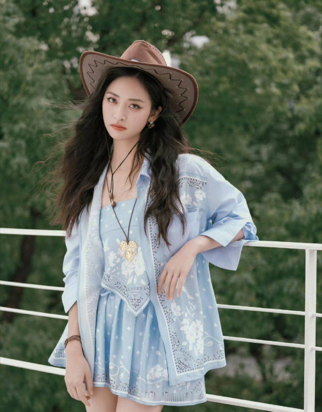 俺不中啦，沈月去坐小孩儿那桌！我看到沈月的反应🤩​​​