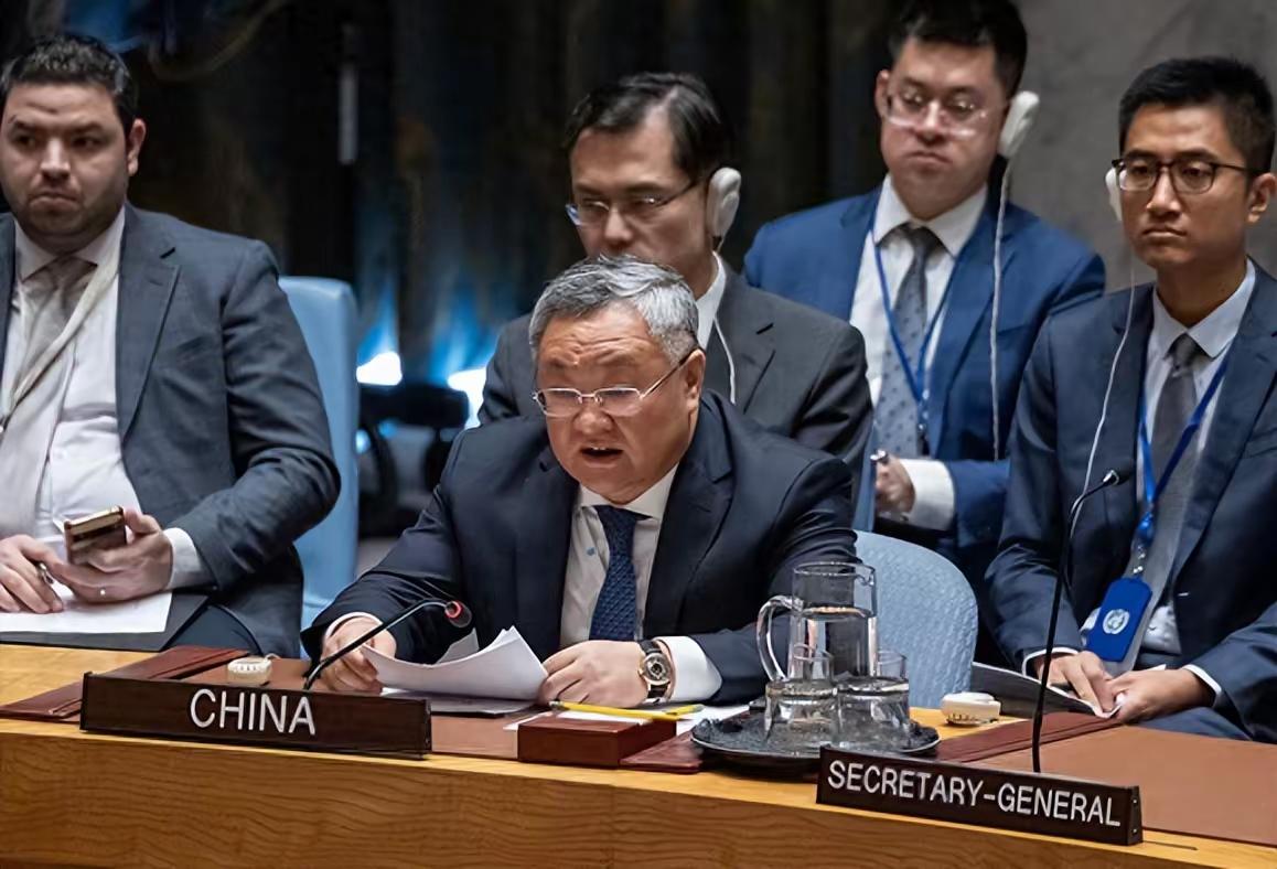 中方强硬出手！日本须清醒！钓鱼岛争端风云突变，中方雷霆组合拳震撼出击。近来