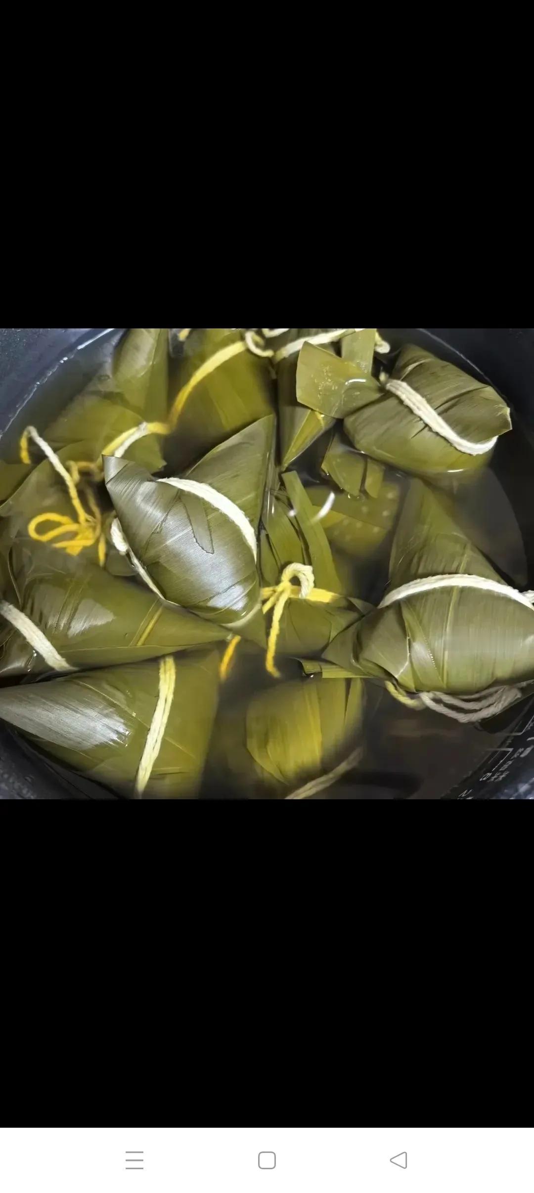 新手煮粽大难题，时间到底咋把控？家人们谁懂啊！我第一次煮粽子，那叫一个手忙脚