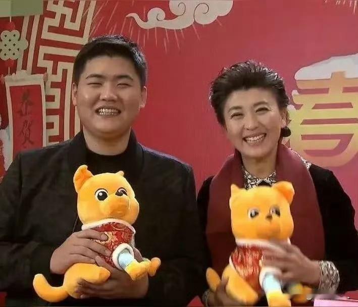 闫学晶这事过去两个多月，本来以为她道歉、孙涛辟谣，这事就能翻篇了，谁知道又在她儿