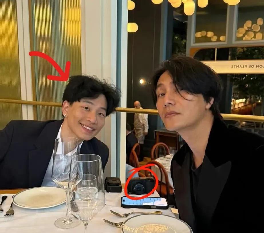 陈坤与儿子陈天佑同框吃饭，长得跟陈坤一模一样，陈坤：我把帅传给你了！前几天，有