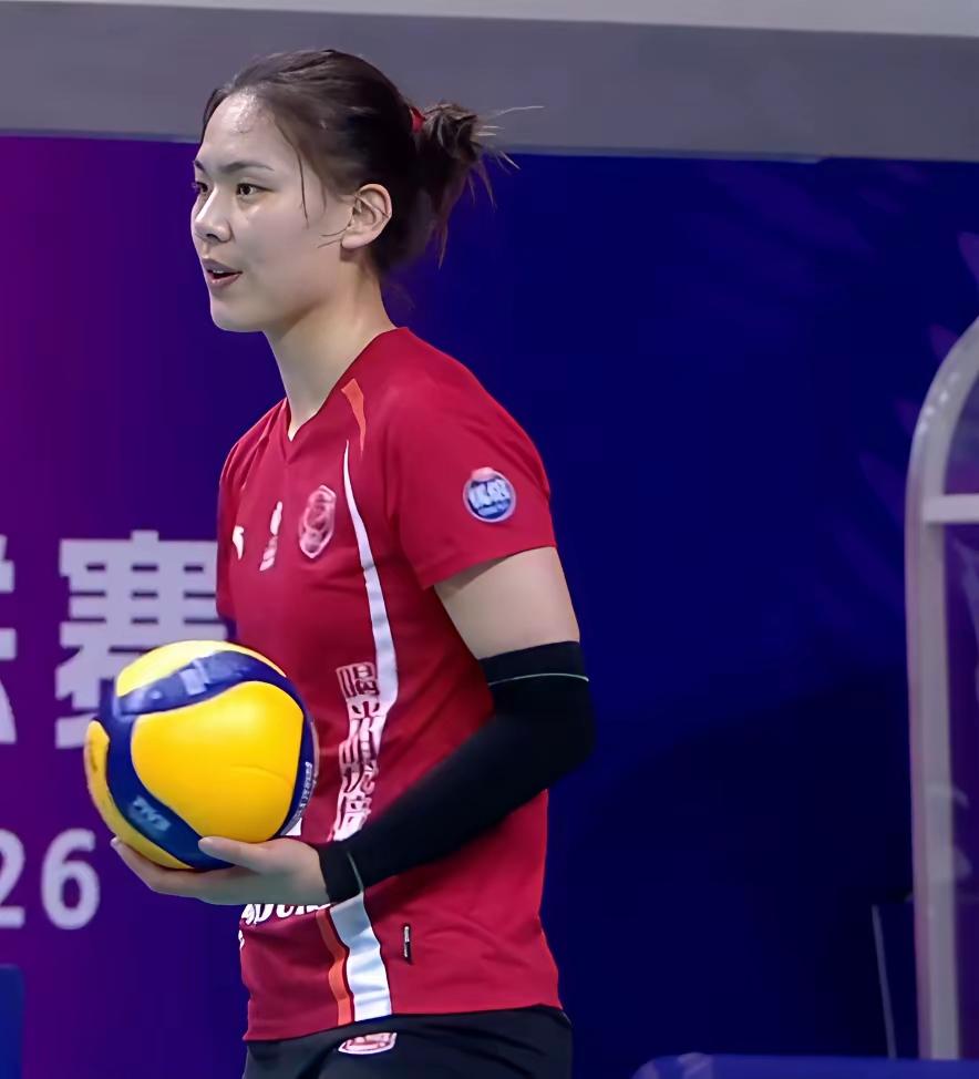 整个赛季拢共加起来上场还不到5分钟的庄心茹，如此能打的一名优秀00后球员，却被困