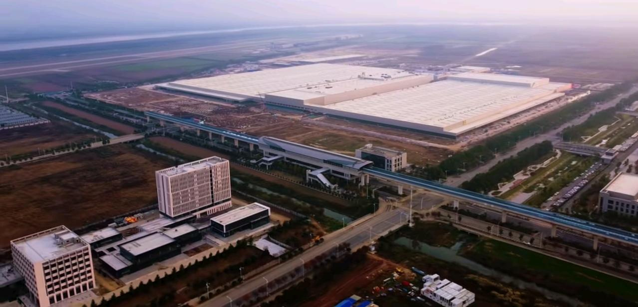 位于武汉的疑似小米汽车工厂！为什么说是疑似，因为小米直到现在也没有宣布这是他