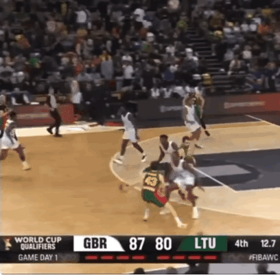 比麦迪35秒13分更疯狂！FIBA世界杯欧洲区预选赛，立陶宛队后卫萨吉乌纳斯最