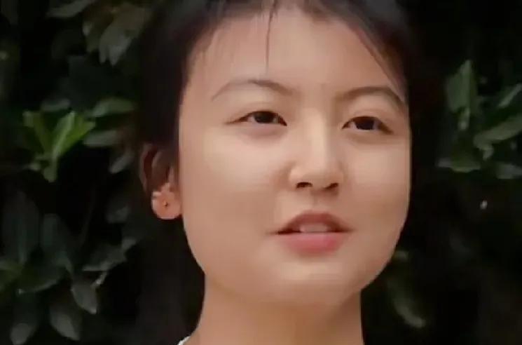 河南高考又上热搜了！你看代易瓒这小伙子拿了724分，齐越紧随其后，723分，两