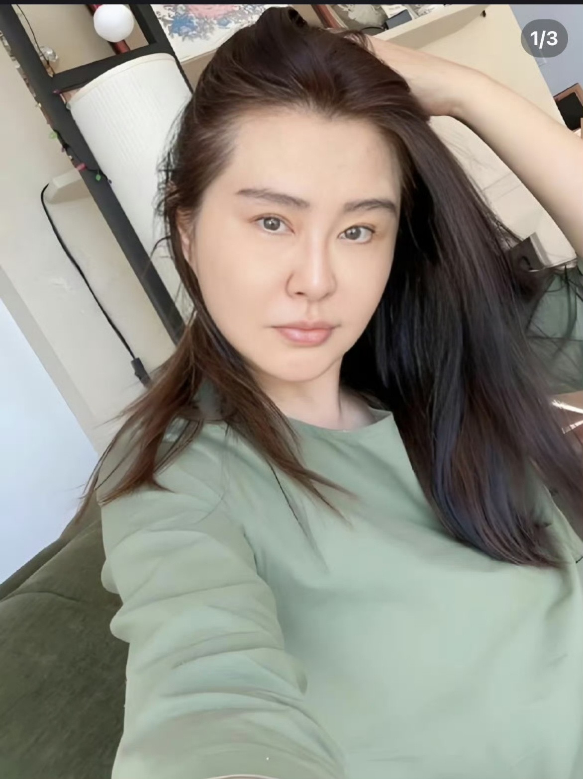 认不出这是王祖贤毕竟也58岁了，岁月的痕迹在她的身上已经算是很少了，保养得算好