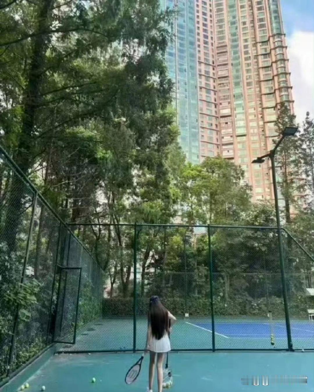 叶珂好恐怖，这真的是她吗？身材瘦成了纸片人，漫画都不敢这么画的吧
