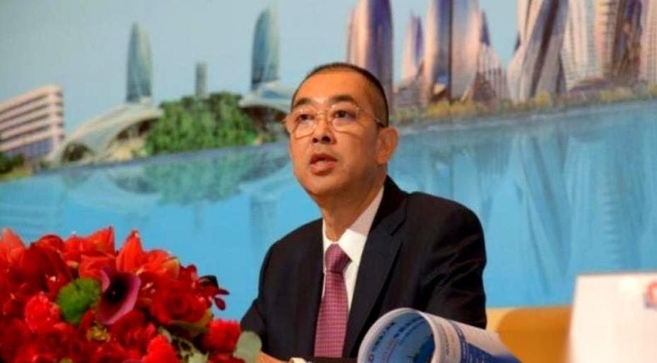 恒大前总裁夏海钧，最近干了件大事。他想把高达600亿港币的资产，从香港挪走。