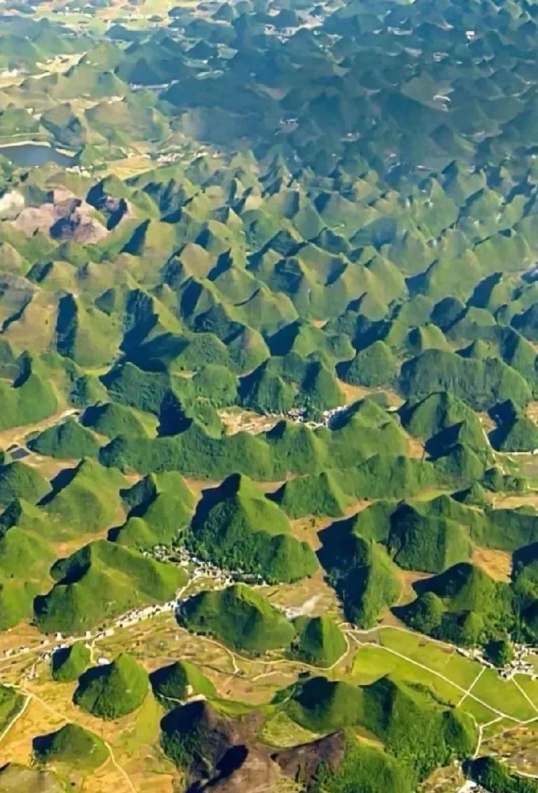 看完这张图才知道“十万大山”名字的由来（飞机上看到广西十万大山），不过古代人也没