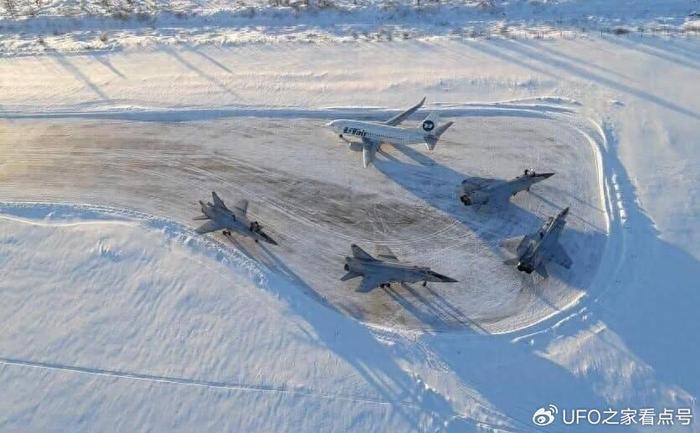 很多人对现代战斗机的尺寸没有概念，下图是MIG-31和空客A319的对比图，波音