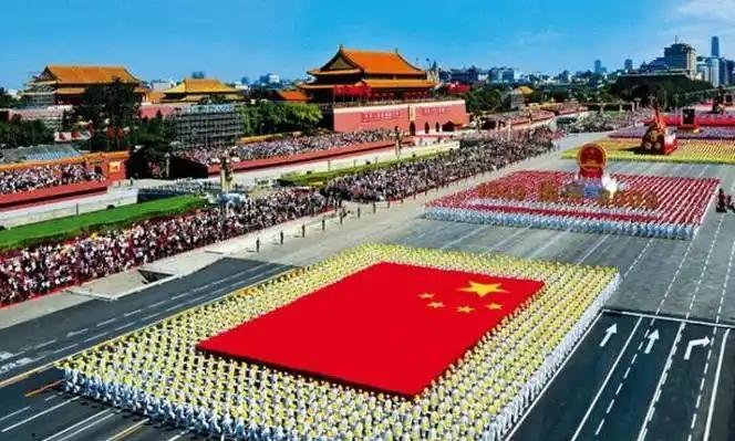·美国搞“大阅兵”吗？其实也阅兵，200多年只搞了4次，美国还好不搞，一搞让全世