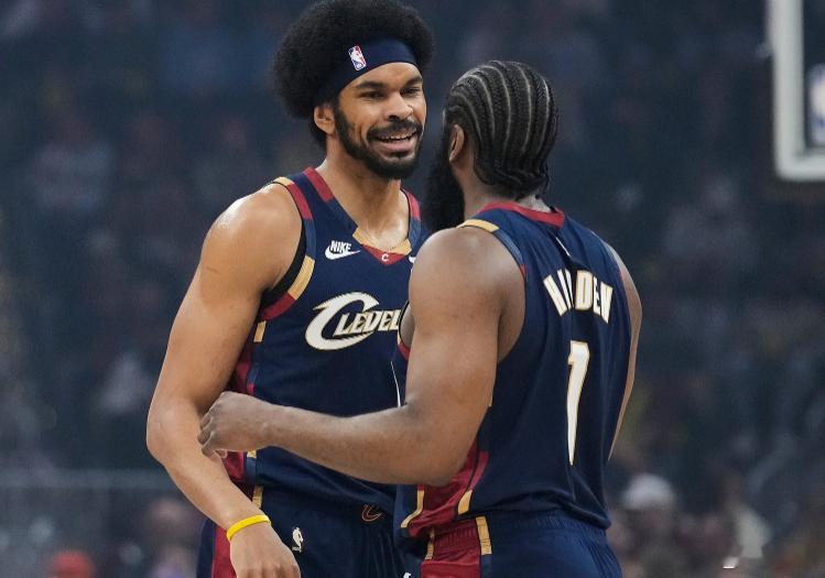NBA季后赛首轮G7，骑士击败猛龙，大比分4-3淘汰对手，晋级东部半决赛。赛后，
