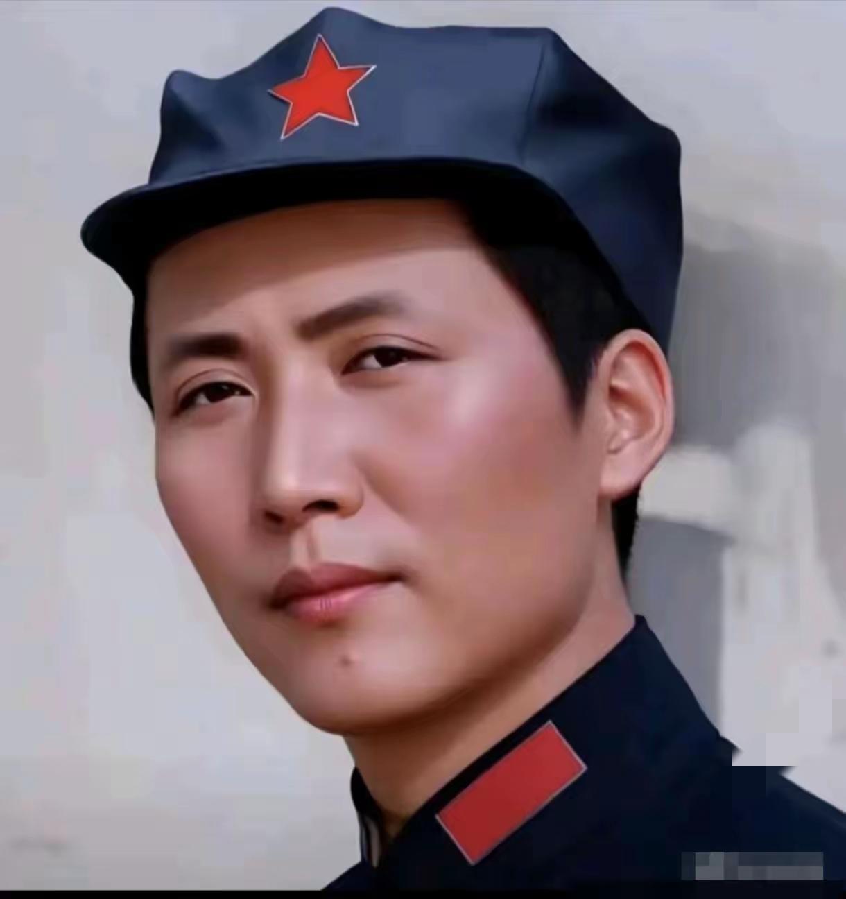 据说，这是毛主席自己最中意的一张照片。毛主席的帅气无人能比，也比不了！​主席穿