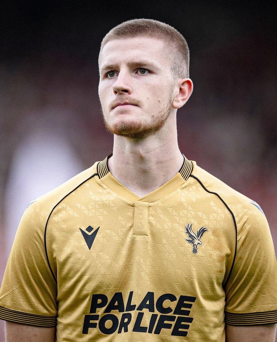 沃顿也值1亿[捂脸哭]了！没事，曼联要买的中场各个都值1个亿[滑稽笑]🔴各大