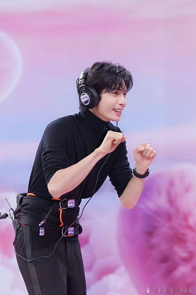 当《你好星期六》新一期播出，剧本被拆穿真的有点尴尬。很显然，hi6节目组对《骄阳