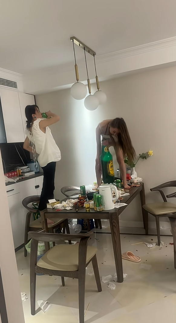 我的天，回家就看到俩酒蒙子