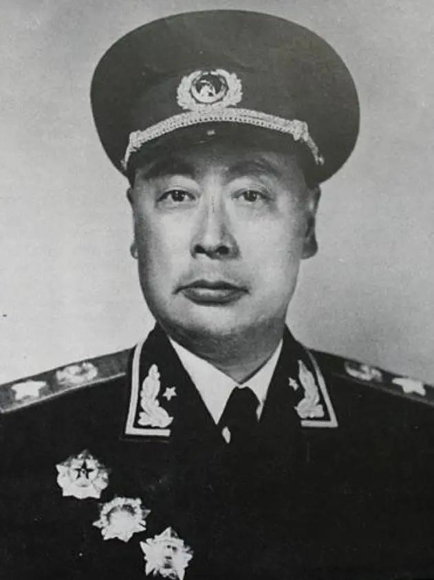 1972年，陈毅元帅去世后，为了照顾陈毅夫人张茜，粟裕及时出面，将她安排调往军事